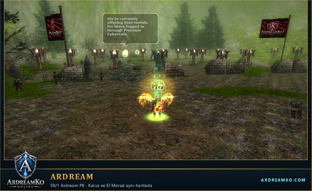 Ardream haritasında Karus kampı: iki yanda kırmızı ArdreamKo bayrakları, arkada totem direkleri ve taş duvarlar, ortada altın kanatlı bir karakter. Altta ArdreamKo logosu ve ARDREAM başlığı.